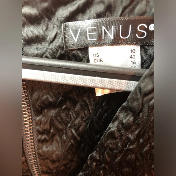 Black Top - Picture 10 of 16